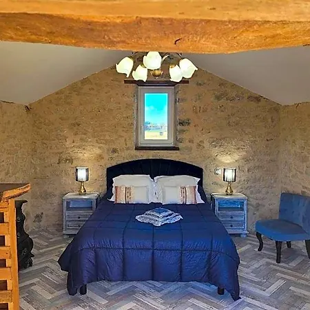 Cazelle Hotel